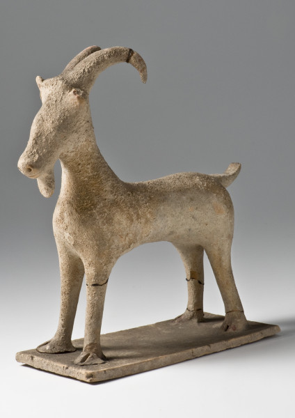 Tonstatuette einer Ziege
