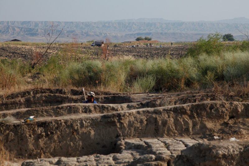 Blick vom Gurban Tepe nach Norden auf den Nördlichen Komplex, 2015 (Foto: J. Adolphi)