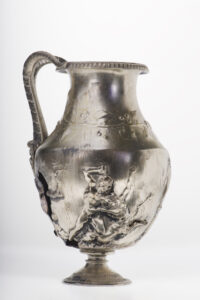 Silberkanne mit Kentaurenkampf. Frühkaiserzeitlich, zwischen 20 und 50 n. Chr.